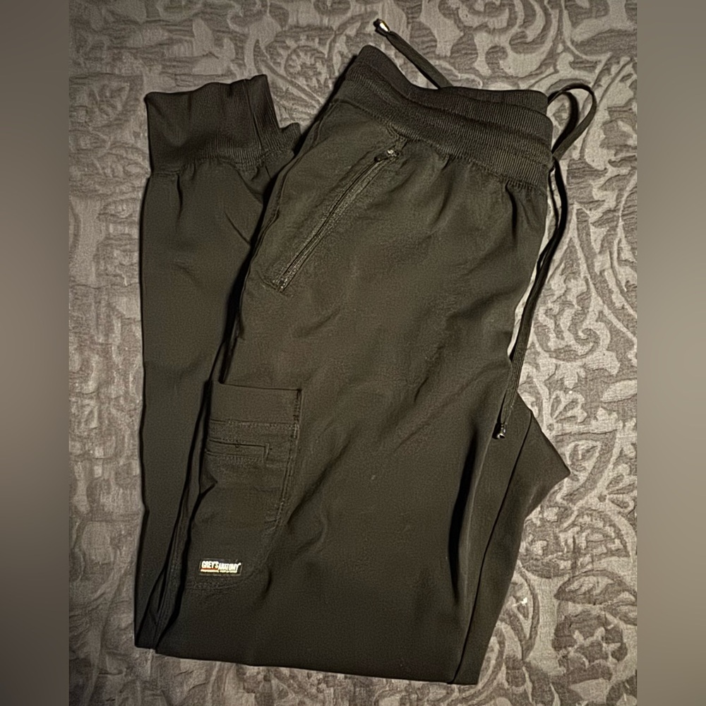 2 pair Grey's Anatomy Eden Jogger 5 Pocket Scrubs Black Women's Medium